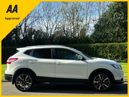 2015 Nissan Qashqai - thumbnail 4