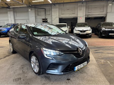 2022 Renault Clio - thumbnail 16