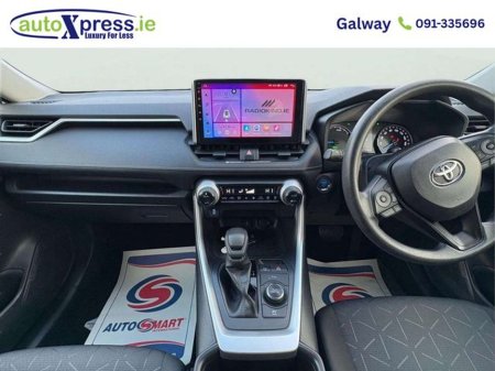 2022 Toyota Rav4 - photo 2