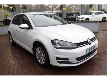 2016 Volkswagen Golf - view 2