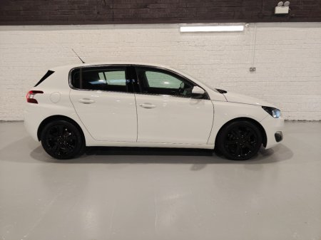 2016 Peugeot 308 - photo 4