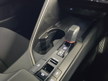 2024 Toyota C-HR - thumbnail 17