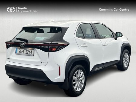 2025 Toyota Yaris Cross Luna €29,950 thumbnail
