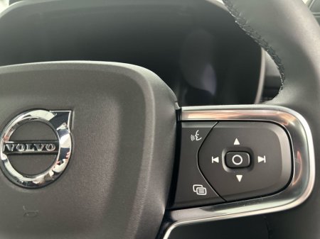 2026 Volvo EX40 - thumbnail 24