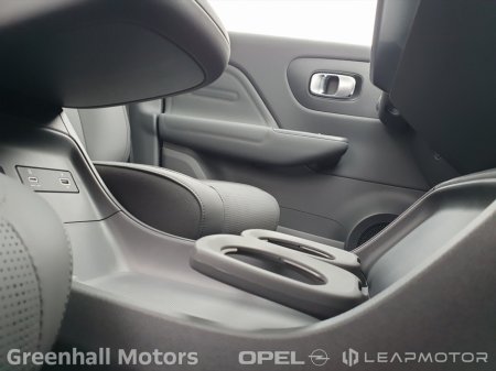 2026 Leapmotor B10 B10 Design €36,955 thumbnail