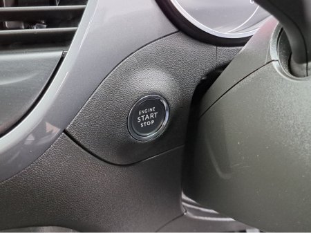 2022 Opel Crossland ULTIMATE 1.2TURBO 110BHP **LEATHER/SUEDE INTERIOR** €19,950 thumbnail