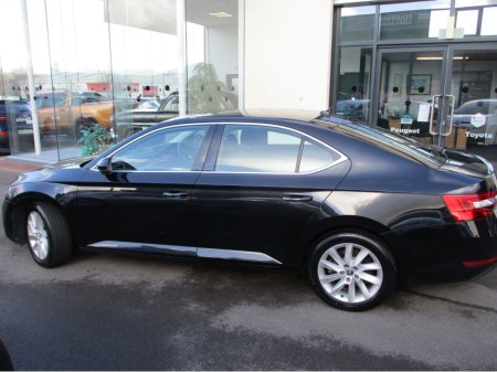 2022 Skoda Superb - thumbnail 8