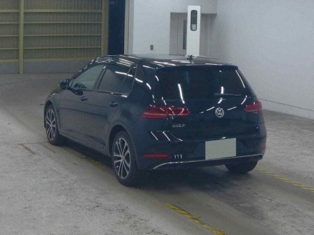 2019 Volkswagen Golf COMFORT LINE MEISTER - UPGRADED ALLOYS - DIGITAL DASH - REVERSE CAMERA €19,950 thumbnail