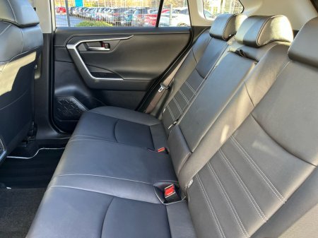 2023 Toyota Rav4 2.5 Hybrid AWD-i Platinum €44,950 thumbnail