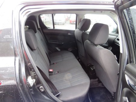 2015 Suzuki Swift - thumbnail 7