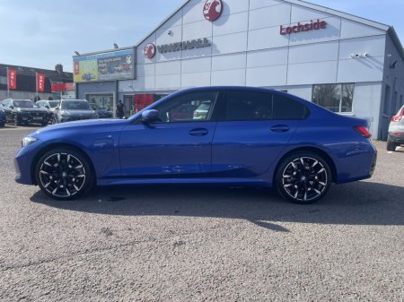 2025 BMW 3 Series - thumbnail 4