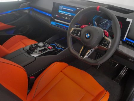 2025 BMW M5 Touring €139,900 thumbnail