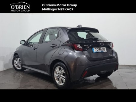 2024 Toyota Yaris Yaris Hybrid Luna €23,900 thumbnail