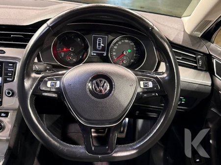 2016 Volkswagen Passat - thumbnail 14