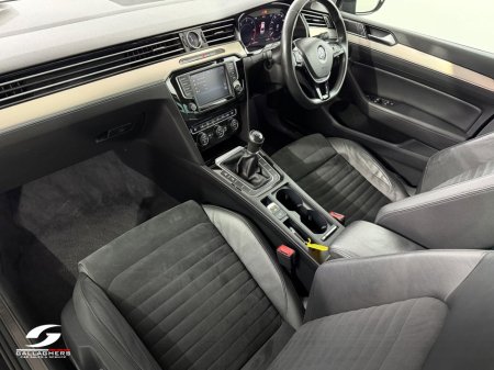 2017 Volkswagen Passat - thumbnail 13