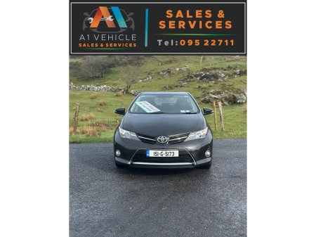 2015 Toyota Auris - thumbnail 2