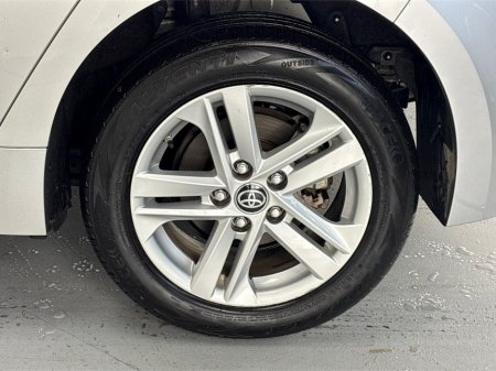 2021 Toyota Corolla HYBRID LUNA**TOUCHSCREEN BLUETOOTH MEDIA**REVERSE CAMERA**PARKING SENSORS**DUAL CLIMATE**CRUISE CONTROL**MULTIFUNCTIONAL STEERING WHEEL**AIR CONDITIONING**ISOFIX**FINACE AVAILABLE** €21,995 thumbnail