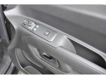 2022 Opel Combo - thumbnail 24