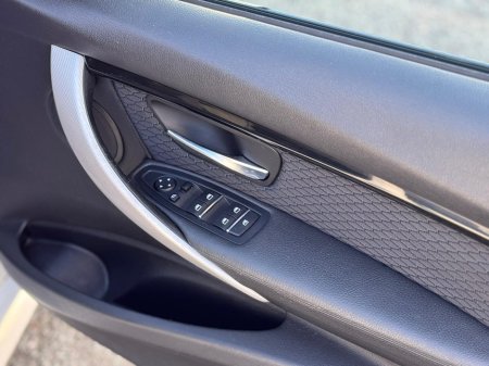 2016 BMW 3 Series - thumbnail 28