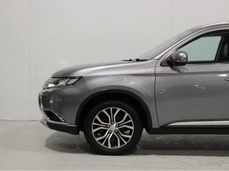 2017 Mitsubishi Outlander OUTL 4WD 6MT 4DR 7S 17MY 7 SEATS €16,950 thumbnail