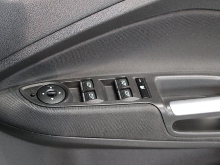 2017 Ford C-Max Zetec 1.5 TDCI 95PS M6 4DR €11,999 thumbnail