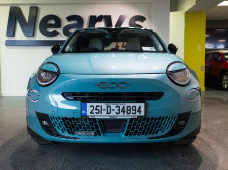 2025 Fiat 600 - thumbnail 2