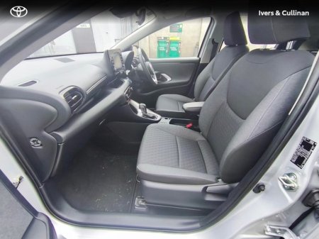 2021 Toyota Yaris - thumbnail 6