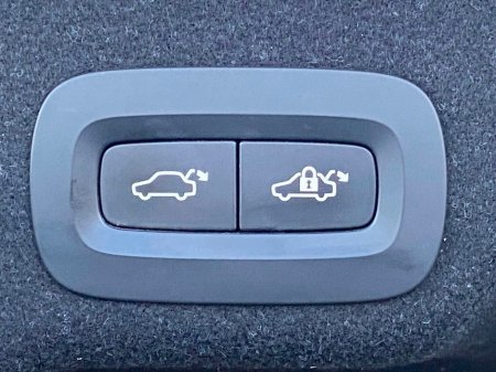 2020 Volvo S90 T8 INSCRIPTION PHEV €33,995 thumbnail