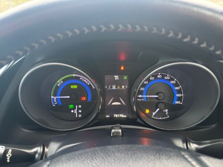 2016 Toyota Auris Hybrid €13,950 thumbnail