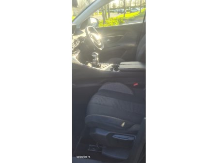 2017 Peugeot 3008 - thumbnail 2