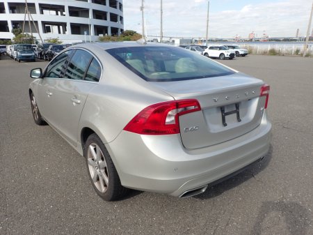 2018 Volvo S60 - thumbnail 3