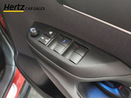 2023 Toyota Yaris Cross - thumbnail 18