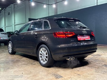 2016 Audi A3 1.4 TFSI - ALLOY WHEELS - CRUISE CONTROL - REVERSE CAMERA - MULTI FUNCTION STEERING WHEEL - €15,950 thumbnail