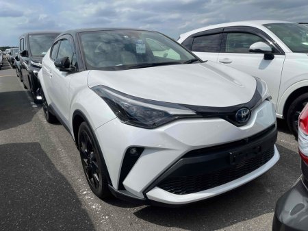 2022 Toyota C-HR SOL NERO HYBRID AUTOMATIC 1.8 PETROL //HIGH SPEC//HALF LEATHER HEATED SEATS//KEYLESS ENTRY//REVERSE CAMERA//