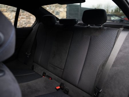 2013 BMW 3 Series - thumbnail 28