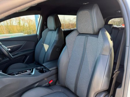 2023 Peugeot 5008 - thumbnail 8