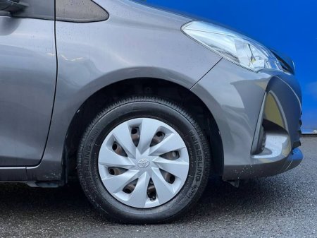 2018 Toyota Yaris 1.0 AUTO // REVERSE CAMERA // AIR CONDITIONING // LANE ASSIST €11,950 thumbnail