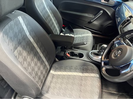 2017 Volkswagen Beetle - thumbnail 11