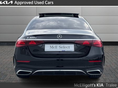 2025 Mercedes-Benz E Class - thumbnail 8