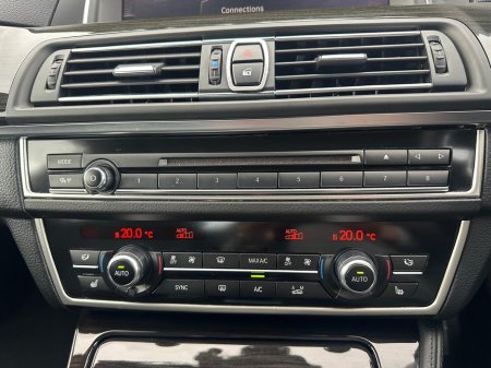 2017 BMW 5 Series - thumbnail 19