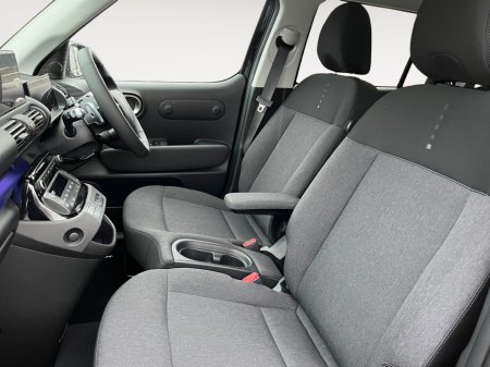 2025 Hyundai Inster ELEGANCE 49KWH 5DR AUTO €23,500 thumbnail