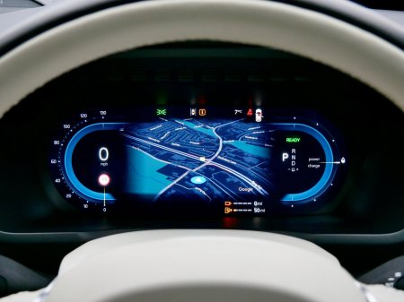 2025 Volvo XC90 T8 PHEV AWD Ultra Bright thumbnail