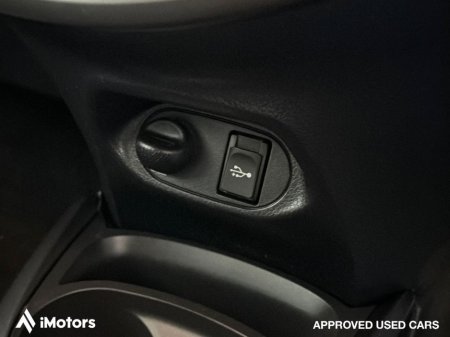 2019 Toyota Yaris HY Hybrid Y20 4DR Auto €13,900 thumbnail