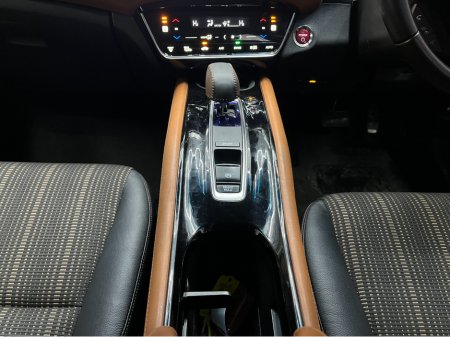 2017 Honda Vezel €17950! 2017 HONDA VEZEL HYBRID Z SENSING 1.5 AUTOMATIC / CRUISE CONTROL / REVERSE CAMERA / HEATED SEATS €17,950 thumbnail