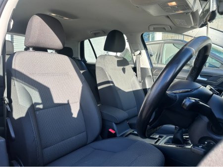 2013 Volkswagen Golf 1.6 TDI SE BLUEMOTION 105PS 5DR €6,300 thumbnail