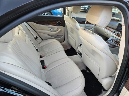 2020 Mercedes-Benz E Class E220 A/T 4DR Auto €29,990 thumbnail