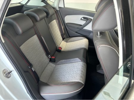 2016 Volkswagen Polo - thumbnail 11