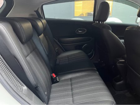 2015 Honda Vezel €15950! 2015 HONDA VEZEL HYBRID Z 1.5 AUTOMATIC / HEATED SEATS / CRUISE CONTROL / REVERSE CAMERA €15,950 thumbnail