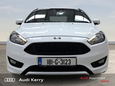 2018 Ford Focus - thumbnail 2