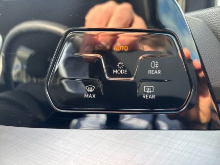 2025 Volkswagen Golf GOLF EDITION 75 2.0 TDI 116HP €31,975 thumbnail